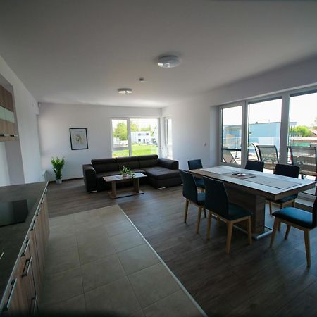 Zea Apartmanhaz Leilighet Balatonfenyves Eksteriør bilde