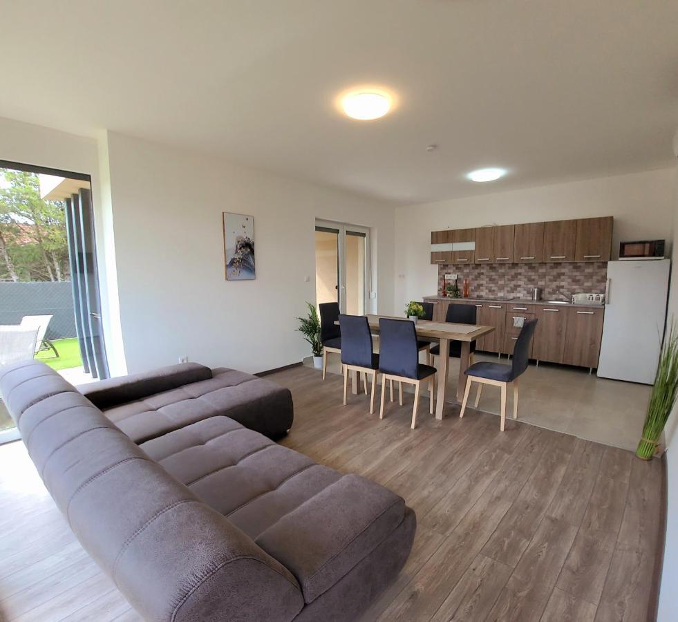Zea Apartmanhaz Leilighet Balatonfenyves Eksteriør bilde